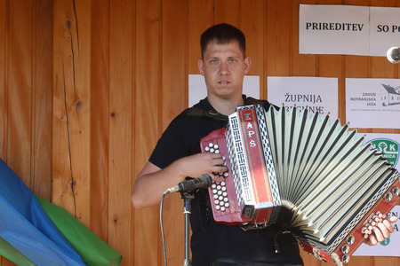 Kulturna prireditev Na lepi Menišiji 53 Foto Ljubo Vukelič